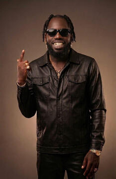 JP IN HIS SIGNATURE ALL BLACK LEATHER JP IN HIS SIGNATURE ALL BLACK LEATHER
